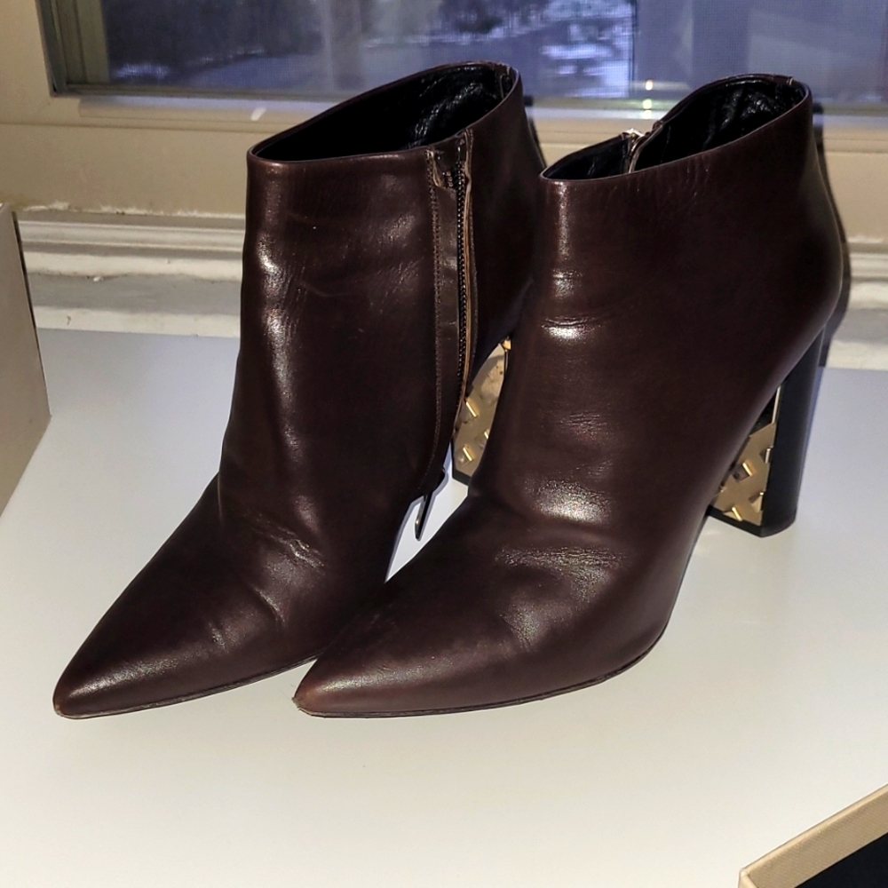 Burberry brown leather booties